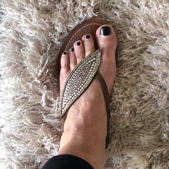 Carlos Santana Shoes - 🛍Carlos Santana Tandy Sparkling Leaf Flat Thong Sandal